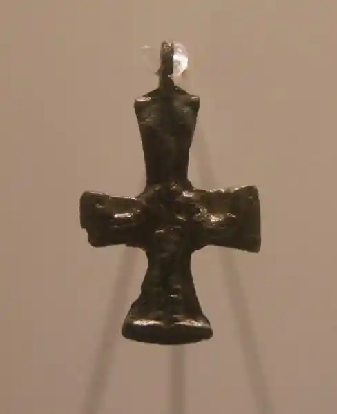 Pectoral cross